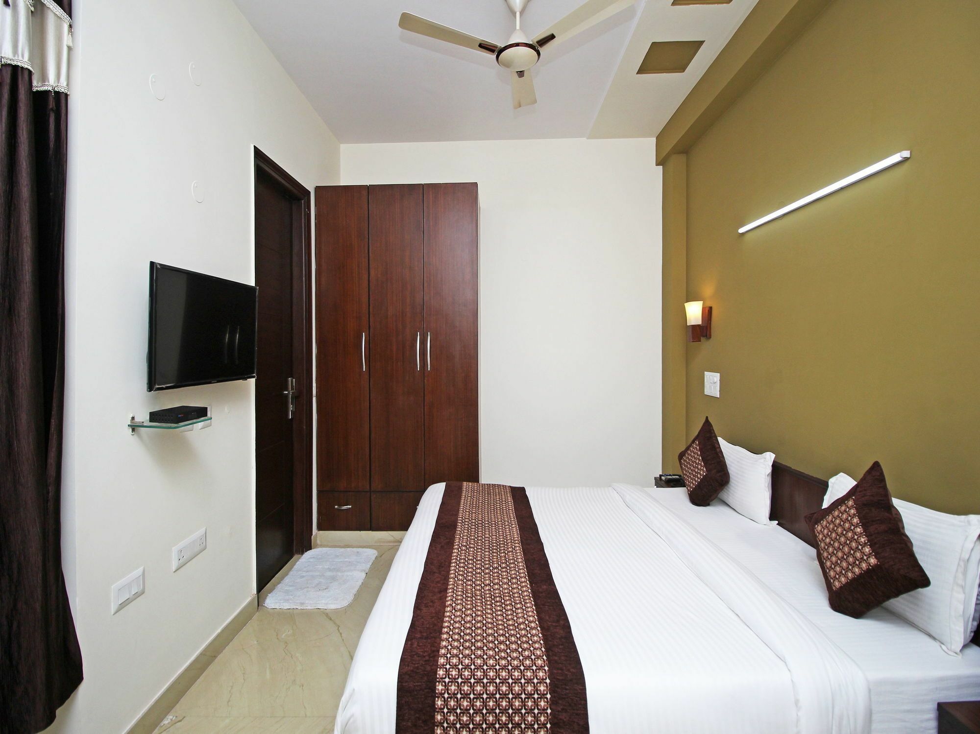 Fabhotel Mannat Residency Sec 52 Gurgaon Dış mekan fotoğraf