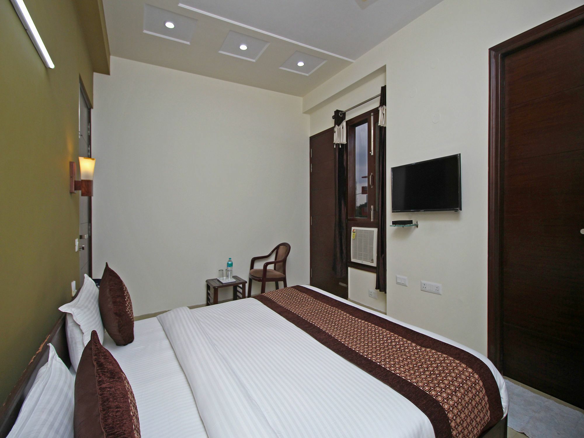 Fabhotel Mannat Residency Sec 52 Gurgaon Dış mekan fotoğraf