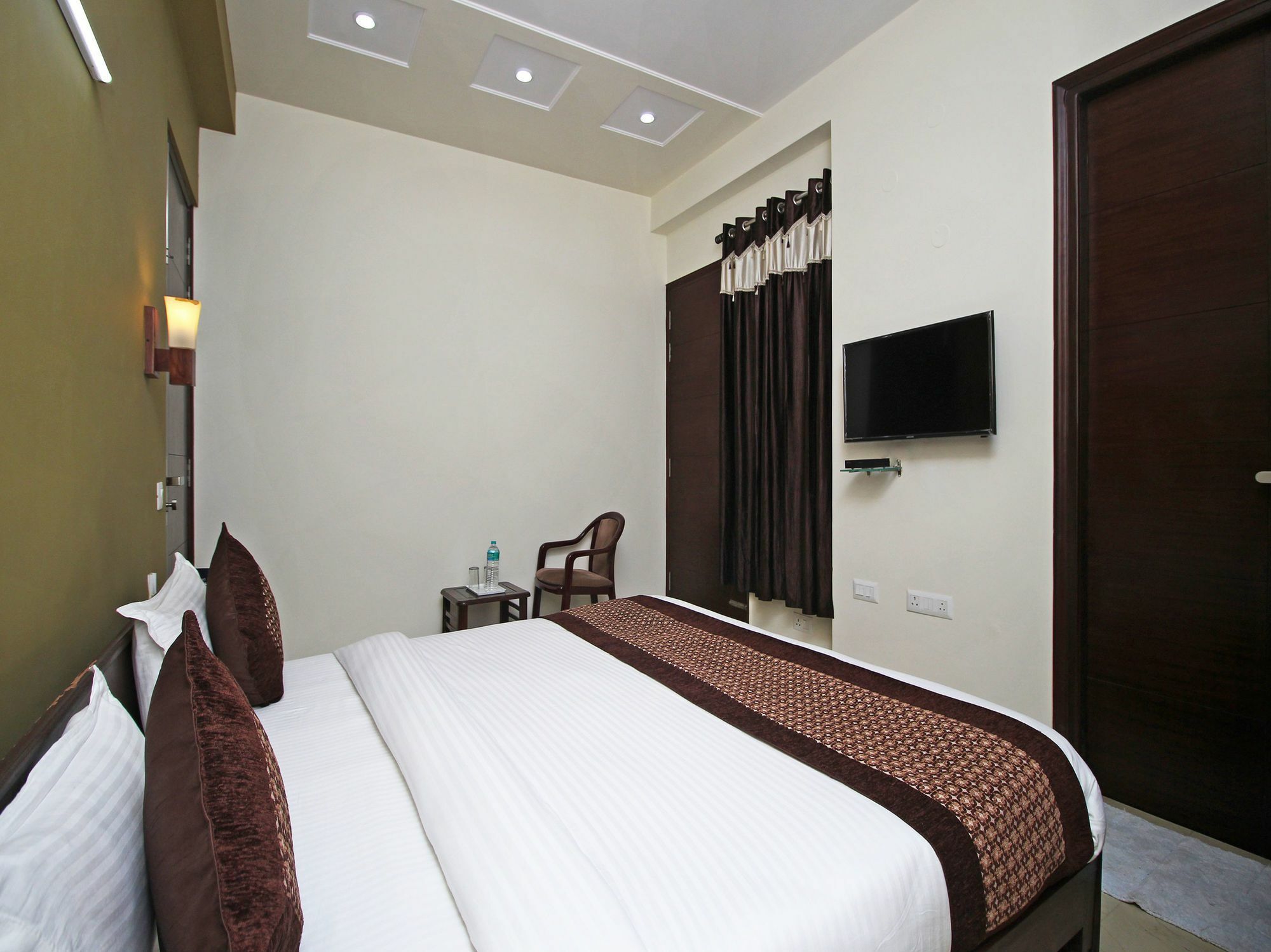 Fabhotel Mannat Residency Sec 52 Gurgaon Dış mekan fotoğraf